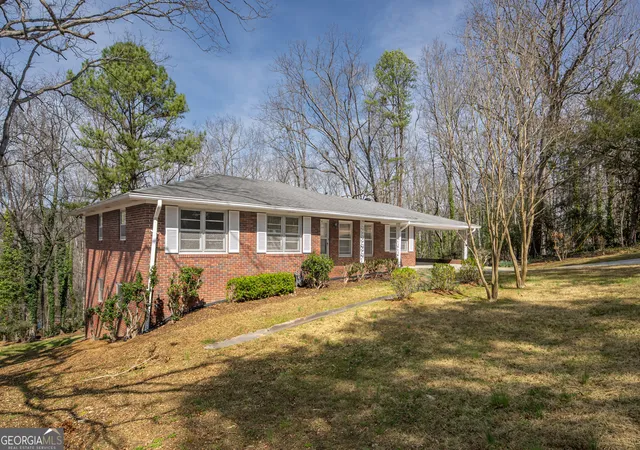 3rd image of 33 Summit Dr, Lindale, GA 30147 | MLS# 10715602