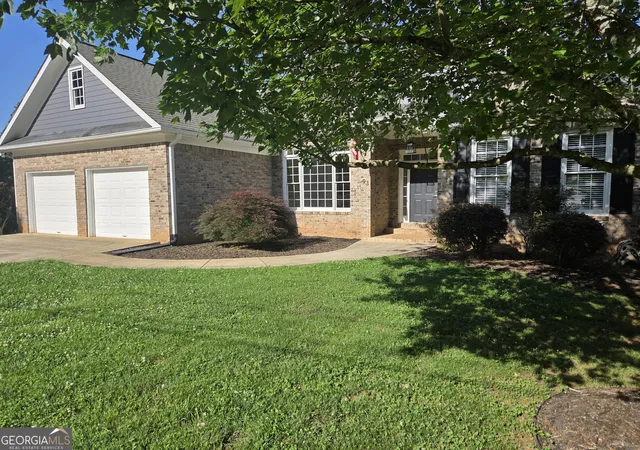 Homes for sale in Dawsonville, GA | 93 Overlook Cir, Dawsonville, GA 30534 | MLS# 10796687