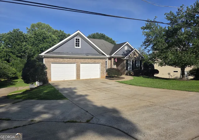 Homes for sale in Dawsonville, GA | 93 Overlook Cir, Dawsonville, GA 30534 | MLS# 10796687