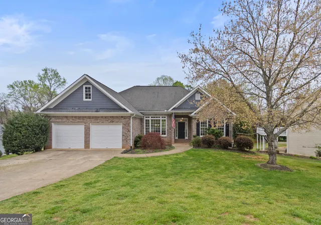 Homes for sale in Dawsonville, GA | 93 Overlook Cir, Dawsonville, GA 30534 | MLS# 10796687