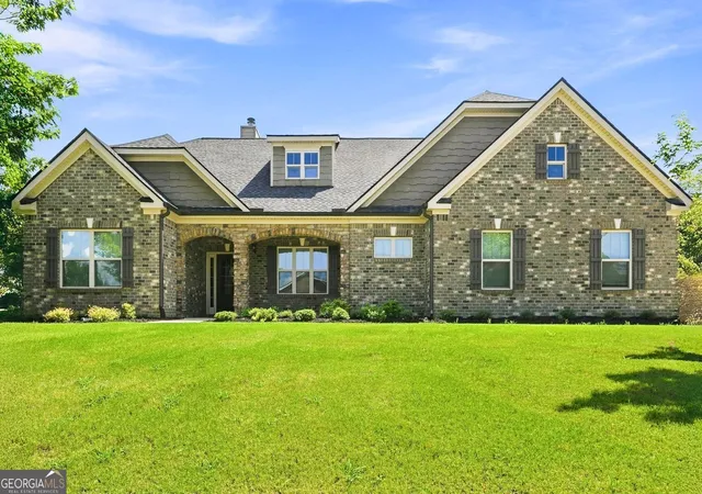Photo 3 of Single family home for sale at 6130 Arlington Cir, Cumming, GA 30041 | MLS# 10829346 | Listing updated on 2026-09-03