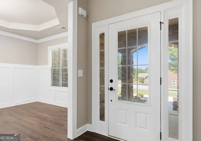 Photo 4 of Single family home for sale at 6130 Arlington Cir, Cumming, GA 30041 | MLS# 10829346 | Listing updated on 2026-09-03