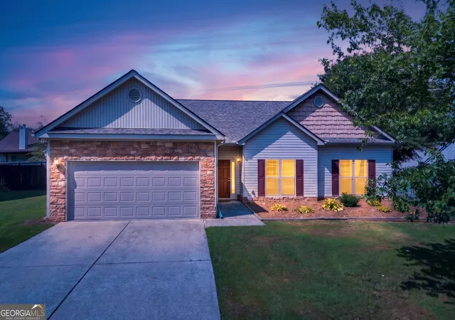 Photo 2 of Single family home for sale at 1412 Silvergate Wy, Winder, GA 30680 | MLS# 10830839 | Listing updated on 2026-10-05