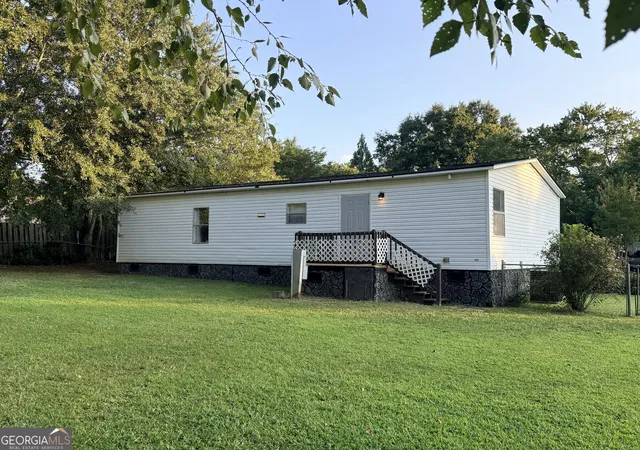 Photo 3 of Manufactured home for sale at 84 Skyland Dr E, Locust Grove, GA 30248 | MLS# 10832572 | Listing updated on 2026-09-12