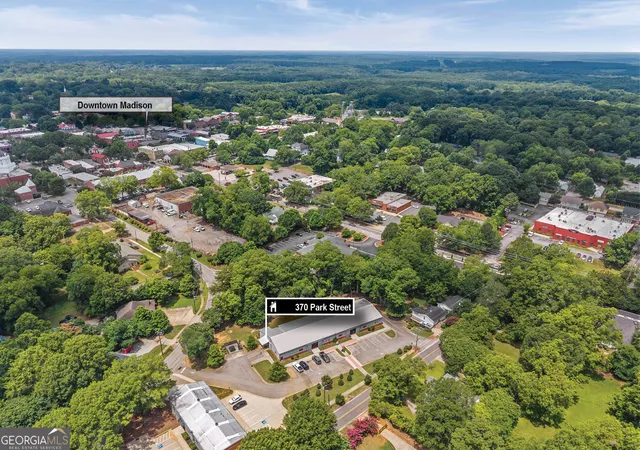 4th image of 370 Park St, Madison, GA 30650