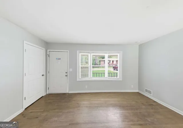 3rd image of 2463 Montezuma Cir, Ellenwood, GA 30294 | MLS# 10774718