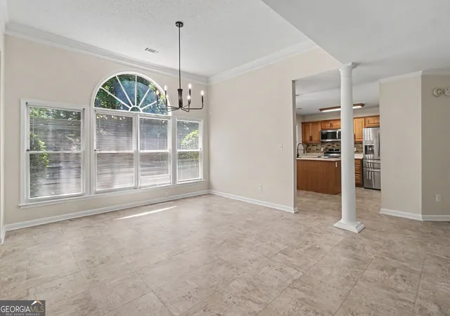 4th image of 7101 Woodridge Ln, Union City, GA 30291 | MLS# 10792612