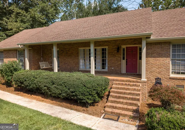 Photo 3 of Single family home for sale at 1035 Whit Davis Rd, Athens, GA 30605 | MLS# 10822694 | Listing updated on 2026-09-21