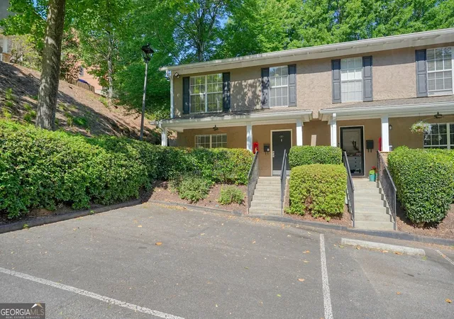 2nd image of 3180 Seven Pines Ct #101, Atlanta, GA 30339 | MLS# 10761942