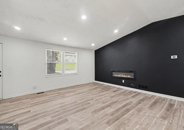 Photo 4 of Single family home for sale at 6855 Kimberly Ml Rd, Atlanta, GA 30349 | MLS# 10836692 | Listing updated on 2026-09-14