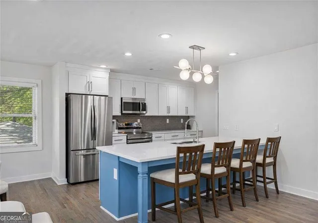 Photo 4 of Single family home for sale at 2353 Larchwood Rd, Atlanta, GA 30310 | MLS# 10822627 | Listing updated on 2026-09-26