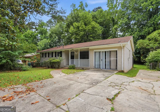 Photo 2 of Single family home for sale at 2749 Williamsburg Dr, Decatur, GA 30034 | MLS# 10781901 | Listing updated on 2026-09-17