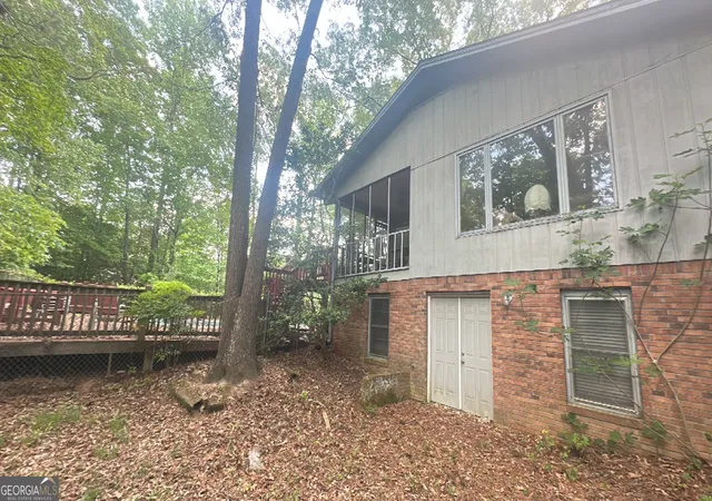Photo 4 of Sale Pending at 1988 Rockdale Cir, Snellville, GA 30078 | MLS# 10757547 | Listing updated on 2026-08-03