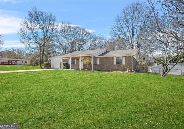 Photo 3 of Single family home for sale at 897 Marie Ln Sw, Conyers, GA 30094 | MLS# 10821502 | Listing updated on 2026-09-08