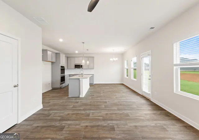 Photo 3 of Single family home for sale at 1559 Sungrown Wy, Mcdonough, GA 30253 | MLS# 10831354 | Listing updated on 2026-10-01