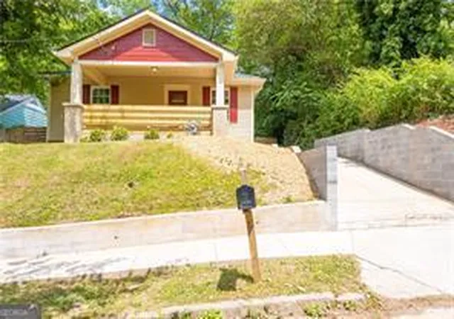 Photo 2 of Single family home for sale at 150 Racine St Sw, Atlanta, GA 30314 | MLS# 10796152 | Listing updated on 2026-07-14