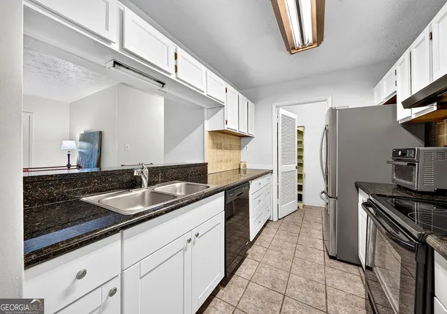 Photo 3 of Condo for sale at 810 Tuxworth Cir, Decatur, GA 30033 | MLS# 10824924 | Listing updated on 2026-09-14