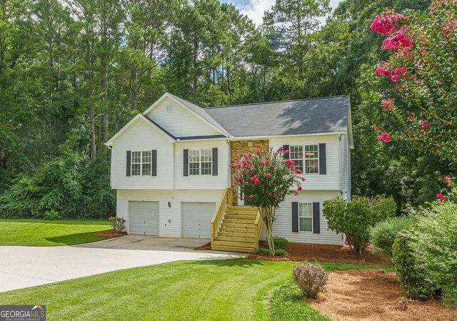 Photo 2 of Single family home for sale at 4025 Hemingway Dr, Monroe, GA 30656 | MLS# 10806799 | Listing updated on 2026-09-13
