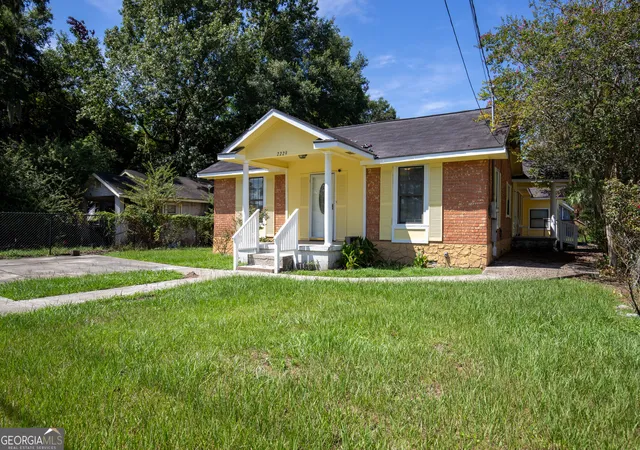 Photo 2 of Single family home for sale at 2229 Lee St, Brunswick, GA 31520 | MLS# 10824172 | Listing updated on 2026-08-26