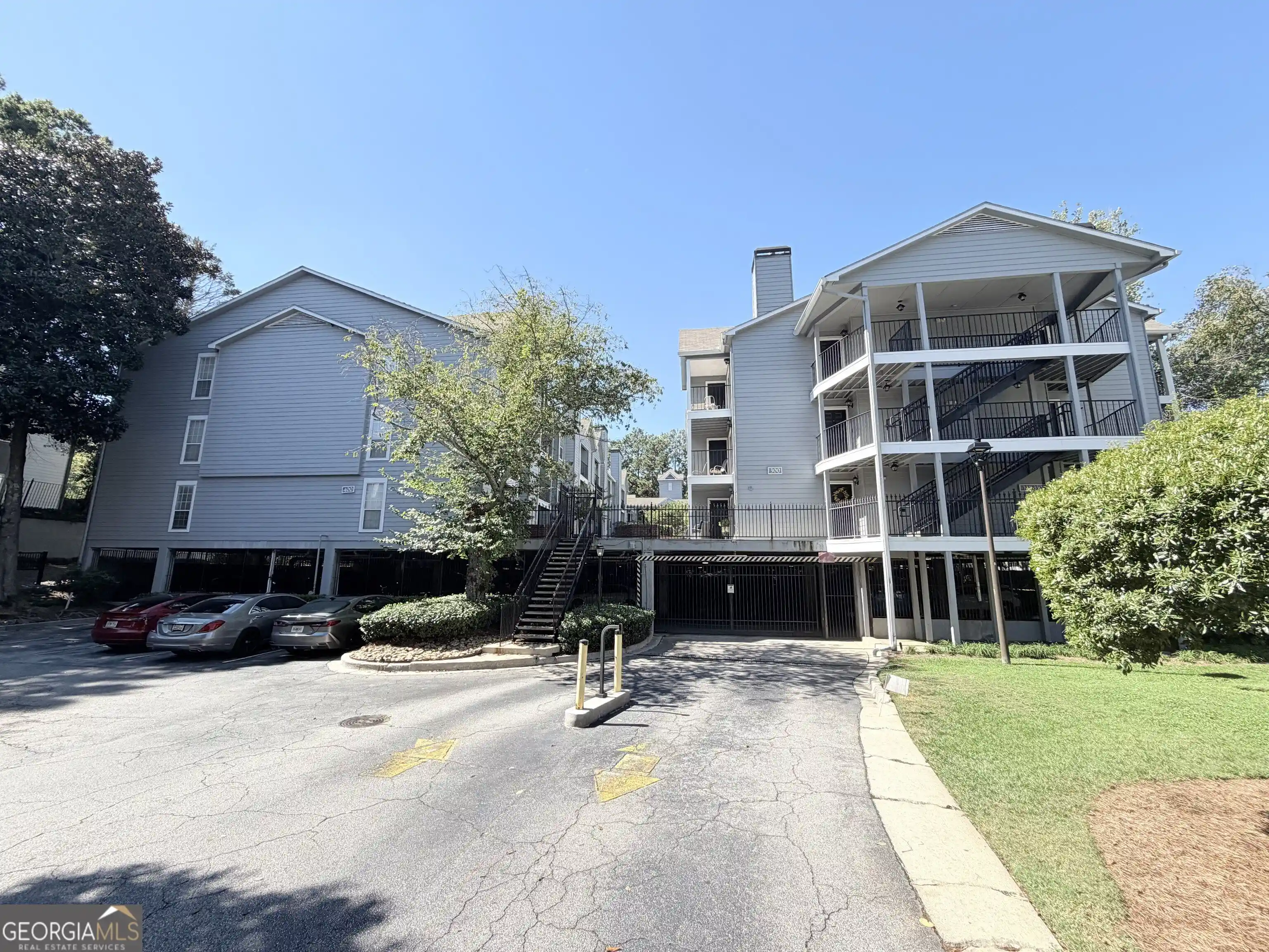 Photo 1 of Condo for sale at 322 Granville Ct, Atlanta, GA 30328 | MLS# 10873015 | Listing updated on 2026-10-24