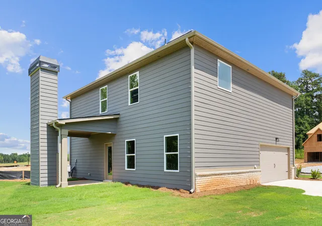 Photo 4 of Single family home for sale at 8236 Riverchase Dr, Palmetto, GA 30268 | MLS# 10819425 | Listing updated on 2026-10-04