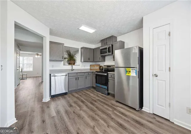 4th image of 5547 Strathmoor Manor Cir, Lithonia, GA 30058 | MLS# 10771762