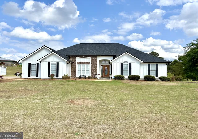 1st image of 102 Troon Wy, Lagrange, GA 30241 | MLS# 10755915