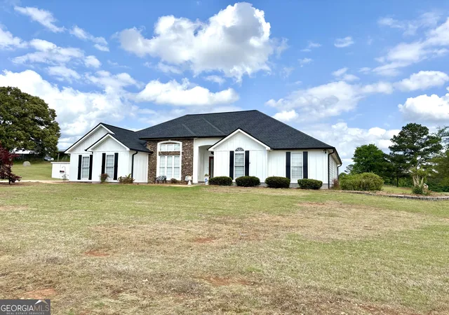 Photo 3 of Single family home for sale at 102 Troon Way, Lagrange, GA 30241 | MLS# 10755915 | Listing updated on 2026-05-15