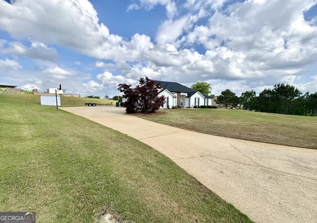 Photo 4 of Single family home for sale at 102 Troon Way, Lagrange, GA 30241 | MLS# 10755915 | Listing updated on 2026-05-15