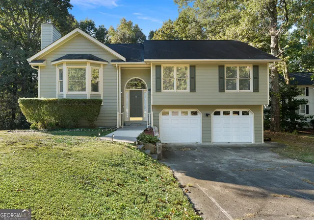 Single family home for sale at 18 Azalea Dr SE, Cartersville, GA 30121 | MLS# 10806079