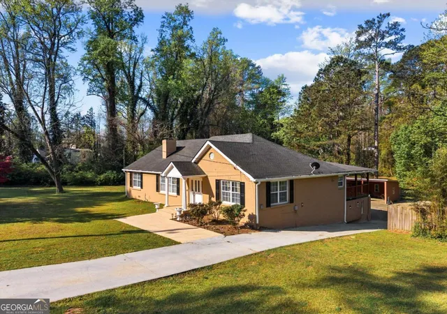 Photo 3 of Sale Pending at 2492 Old Norcross Rd, Tucker, GA 30084 | MLS# 10771850 | Listing updated on 2026-09-18