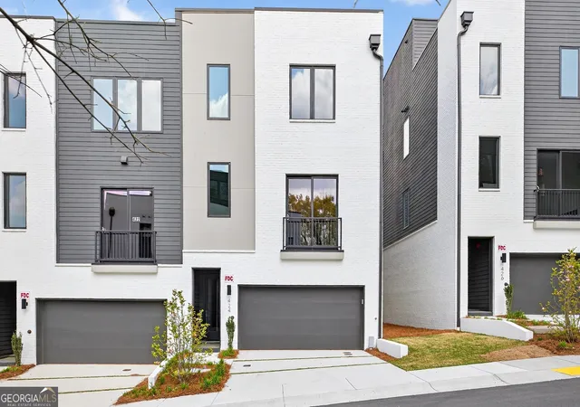 Photo 2 of Townhouse for sale at 424 Cedar Dust Dr, Decatur, GA 30030 | MLS# 10805942 | Listing updated on 2026-09-11