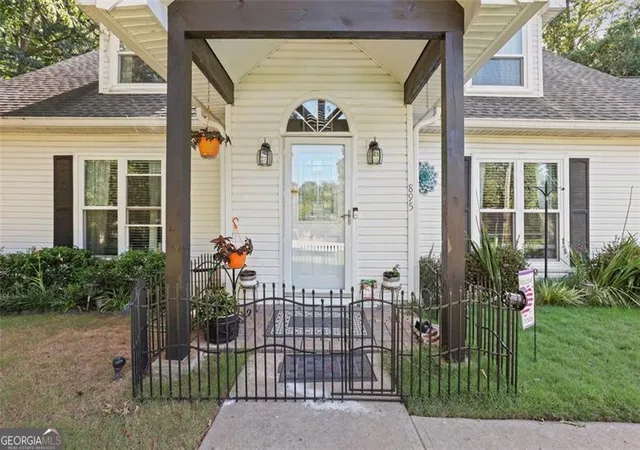 5th image of 895 Perrin Springs, Lawrenceville, GA 30043 | MLS# 10566541