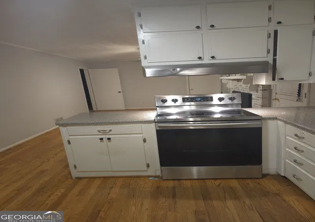 Photo 3 of Single family home for sale at 2826 Manor Ct, Snellville, GA 30078 | MLS# 10762905 | Listing updated on 2026-09-19