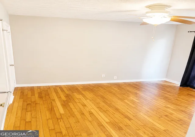 Listing Photo 3 - Condo for sale in building located at 129 Rhudy St, Carrollton, GA 30117