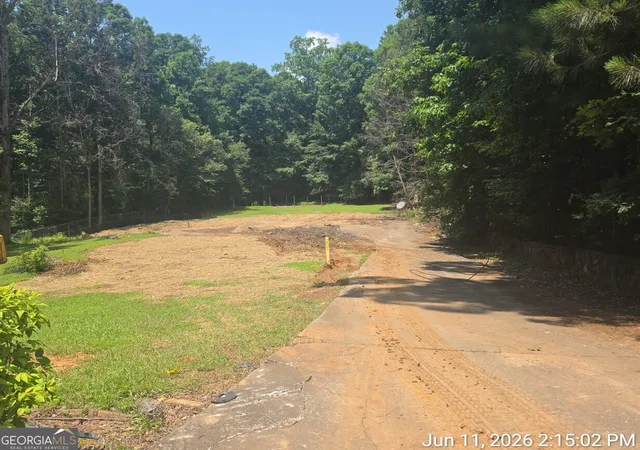 Photo 3 of Sale Pending at 195 Old Fairburn Close Sw, Atlanta, GA 30331 | MLS# 10779513 | Listing updated on 2026-09-02