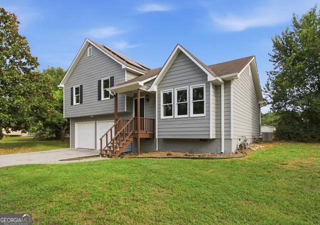 Photo 2 of Single family home for sale at 15 Fairfield Ln Sw, Cartersville, GA 30120 | MLS# 10798767 | Listing updated on 2026-09-17