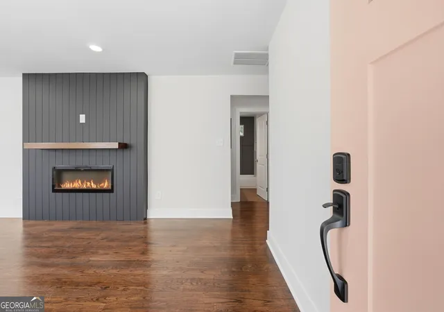 3rd image of 1239 Kenilworth Dr Sw, Atlanta, GA 30310 | MLS# 10797353