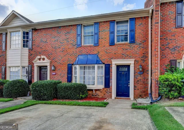 Photo 2 of Townhouse for sale at 5607 Executive #WAY, Norcross, GA 30071 | MLS# 10801566 | Listing updated on 2026-07-23