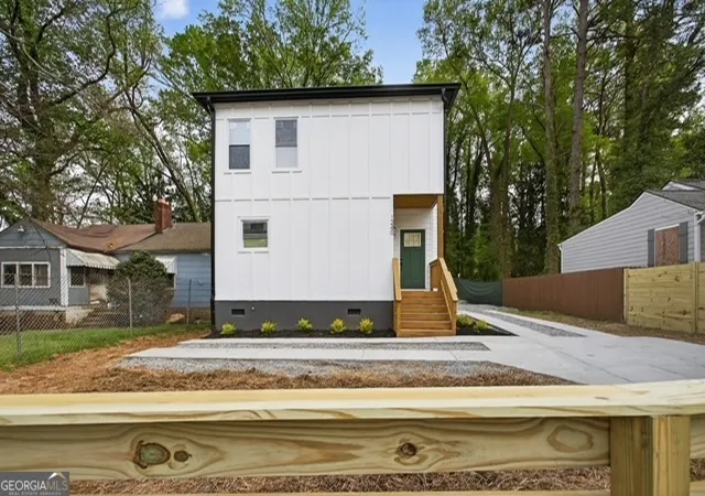 Photo 2 of Townhouse for sale at 1240 Campbellton Rd Sw #B, Atlanta, GA 30310 | MLS# 10793068 | Listing updated on 2026-07-10