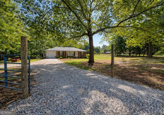 Photo 3 of Single family home for sale at 230 N Mcdonough Rd, Griffin, GA 30223 | MLS# 10812776 | Listing updated on 2026-09-16