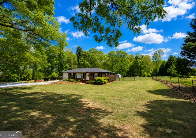 Photo 3 of Sale Pending at 230 N Mcdonough Rd, Griffin, GA 30223 | MLS# 10812776 | Listing updated on 2026-10-07