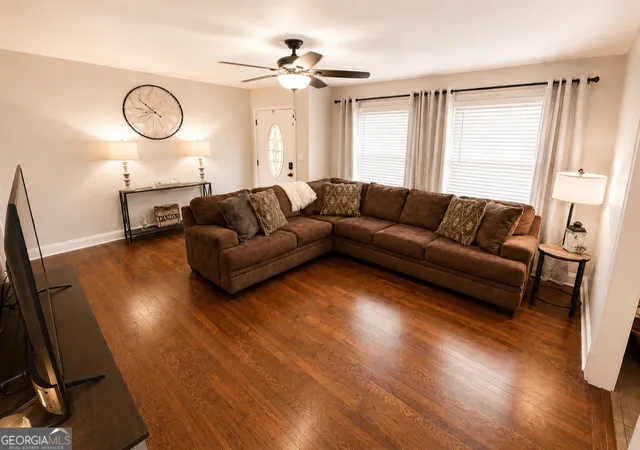 Photo 4 of Sale Pending at 230 N Mcdonough Rd, Griffin, GA 30223 | MLS# 10812776 | Listing updated on 2026-10-07