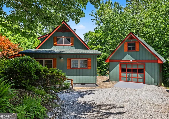 Photo 2 of Sale Pending at 520 Chickasaw Ln, Rabun Gap, GA 30568 | MLS# 10769609 | Listing updated on 2026-08-17