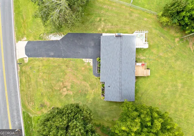Photo 3 of Single family home for sale at 850 New Hope Rd, Fayetteville, GA 30214 | MLS# 10827668 | Listing updated on 2026-10-22