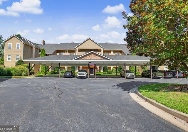 2nd image of 571 Killearney Wy, Clayton, GA 30525
