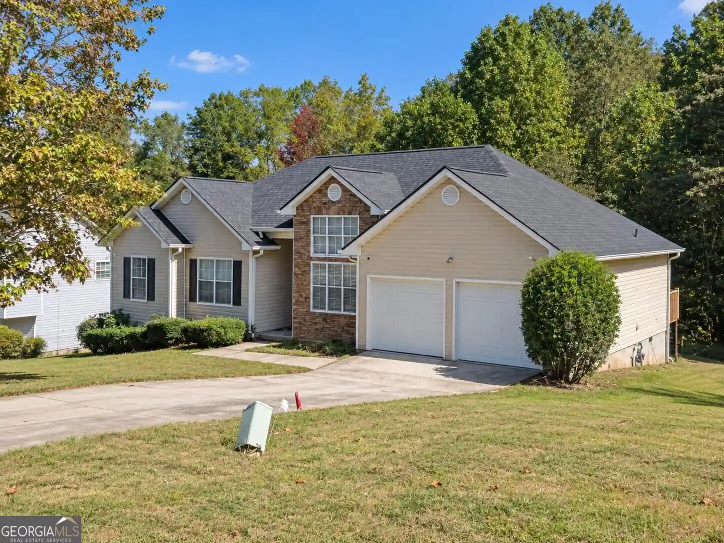 Photo 1 of Single family home for sale at 10944 Knotty Pine Pl, Hampton, GA 30228 | MLS# 10854505 | Listing updated on 2026-10-12