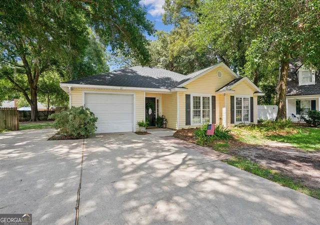 2nd image of 203 Glen Meadows Cir, Brunswick, GA 31523 | MLS# 10801089