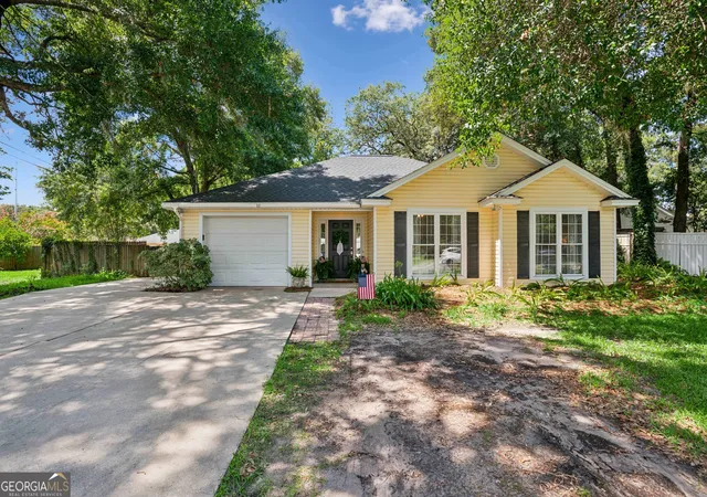 3rd image of 203 Glen Meadows Cir, Brunswick, GA 31523 | MLS# 10801089