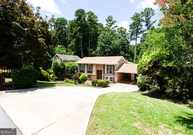 Photo 2 of Sale Pending at 2814 Goodfellows Rd, Tucker, GA 30084 | MLS# 10795795 | Listing updated on 2026-09-08
